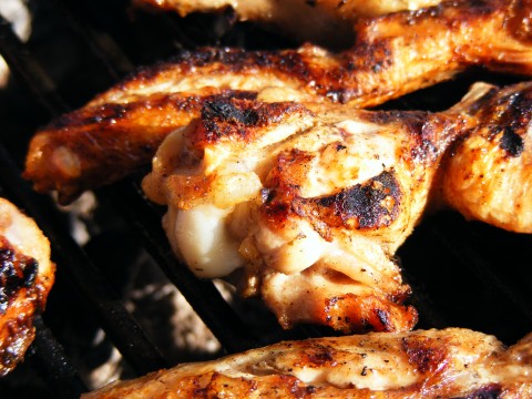 Ailes de poulet grillées épicées