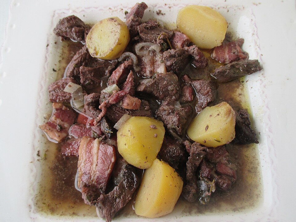 Bœuf braisé aux olives et à l'orange