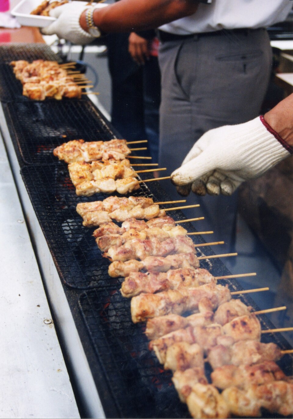 Brochettes de poulet marinées