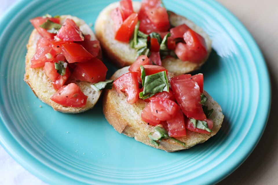 Bruschetta tomate-basilic