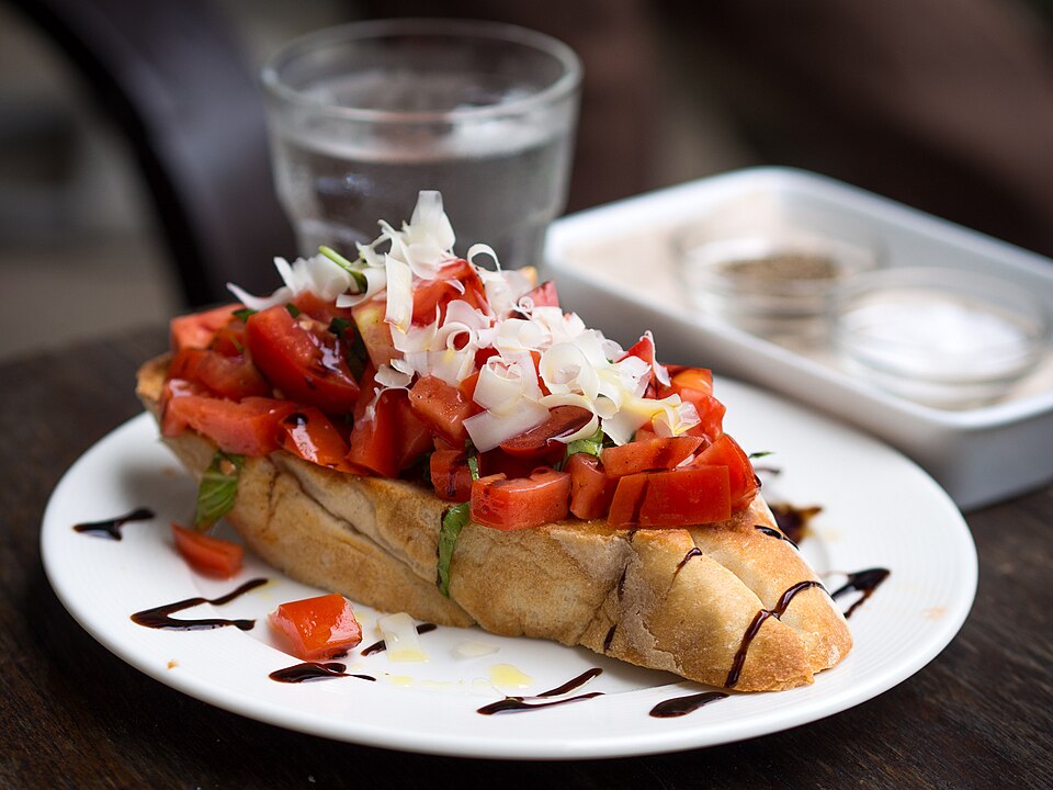 Bruschetta tomate-basilic