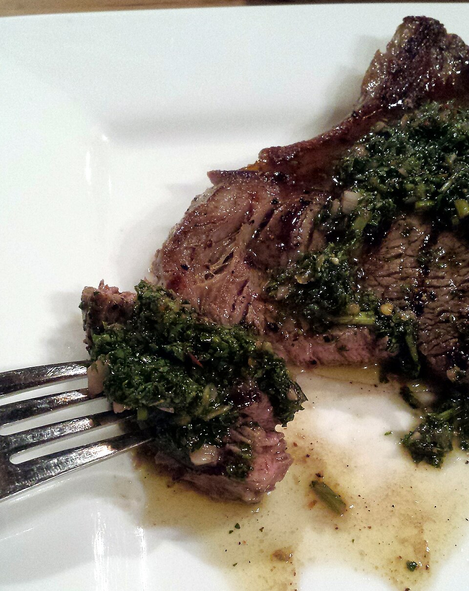 Côte de bœuf grillée au chimichurri