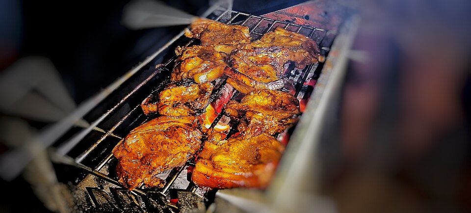 Côte de porc grillée à la moutarde