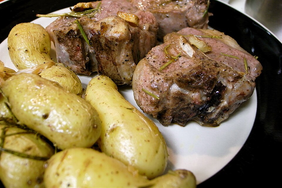Côtelettes d'agneau grillées au romarin