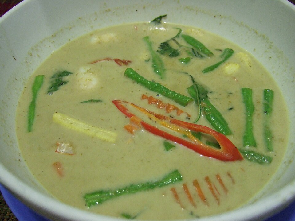 Crevettes au curry vert