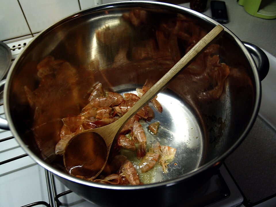 Crevettes flambées au pastis