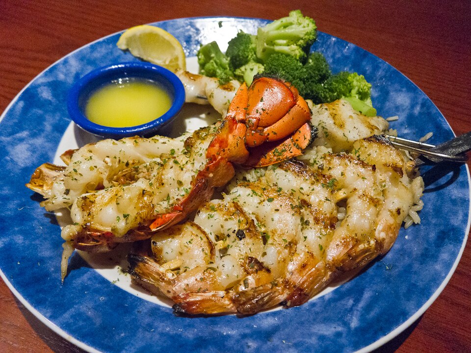 Homard grillé au beurre maître d'hôtel