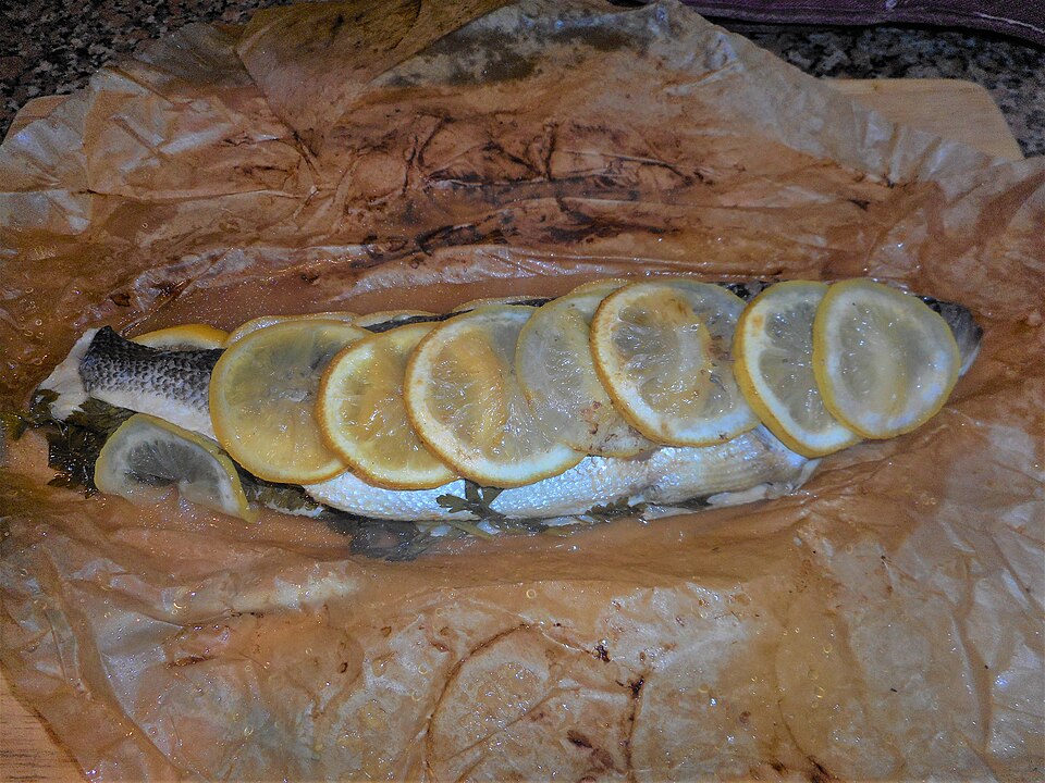 Loup de mer entier au four et herbes