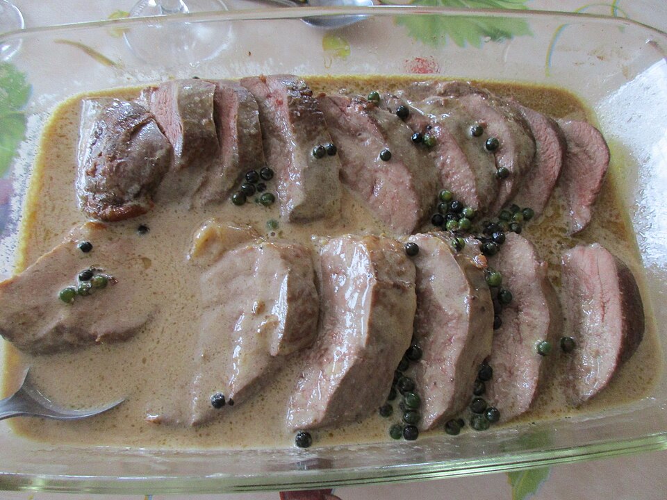 Magret de canard grillé au poivre