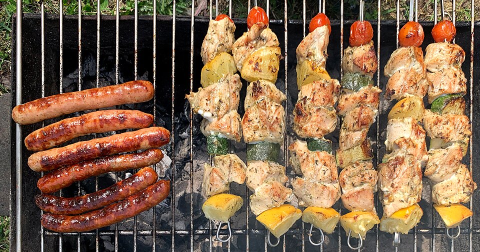 Merguez et brochettes mixtes grillées