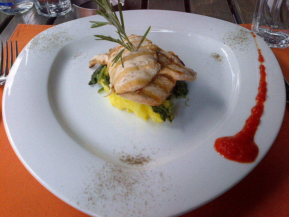 Poulet grillé au romarin et ail confit