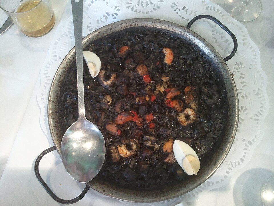 Riz noir à l'encre de seiche