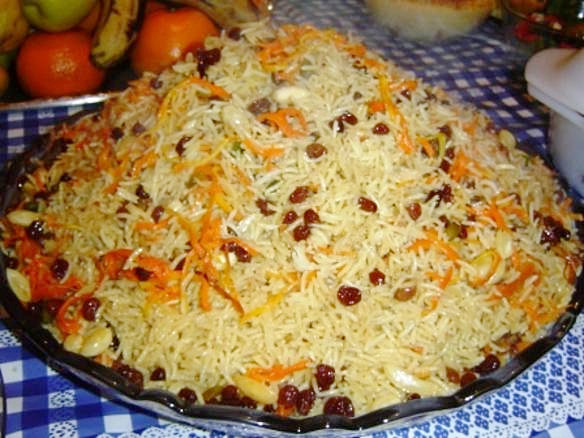 Riz pilaf aux légumes et raisins secs
