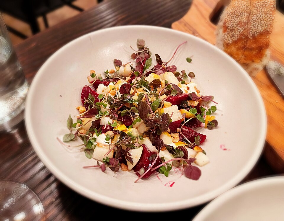 Salade de betteraves et fromage de brebis