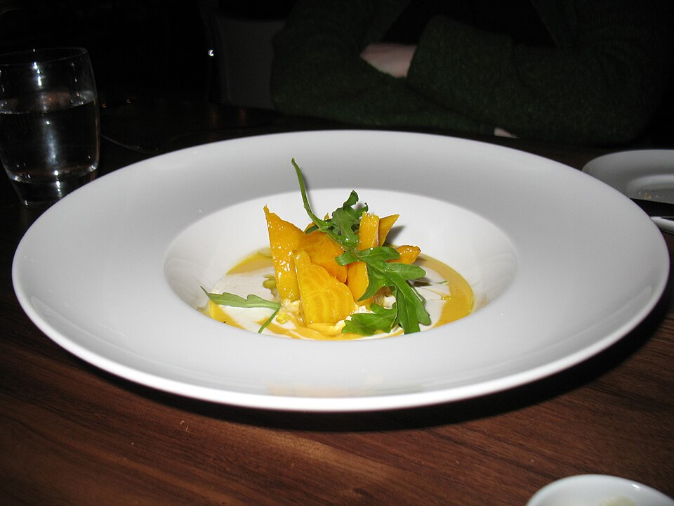 Salade de betteraves jaunes et noisettes