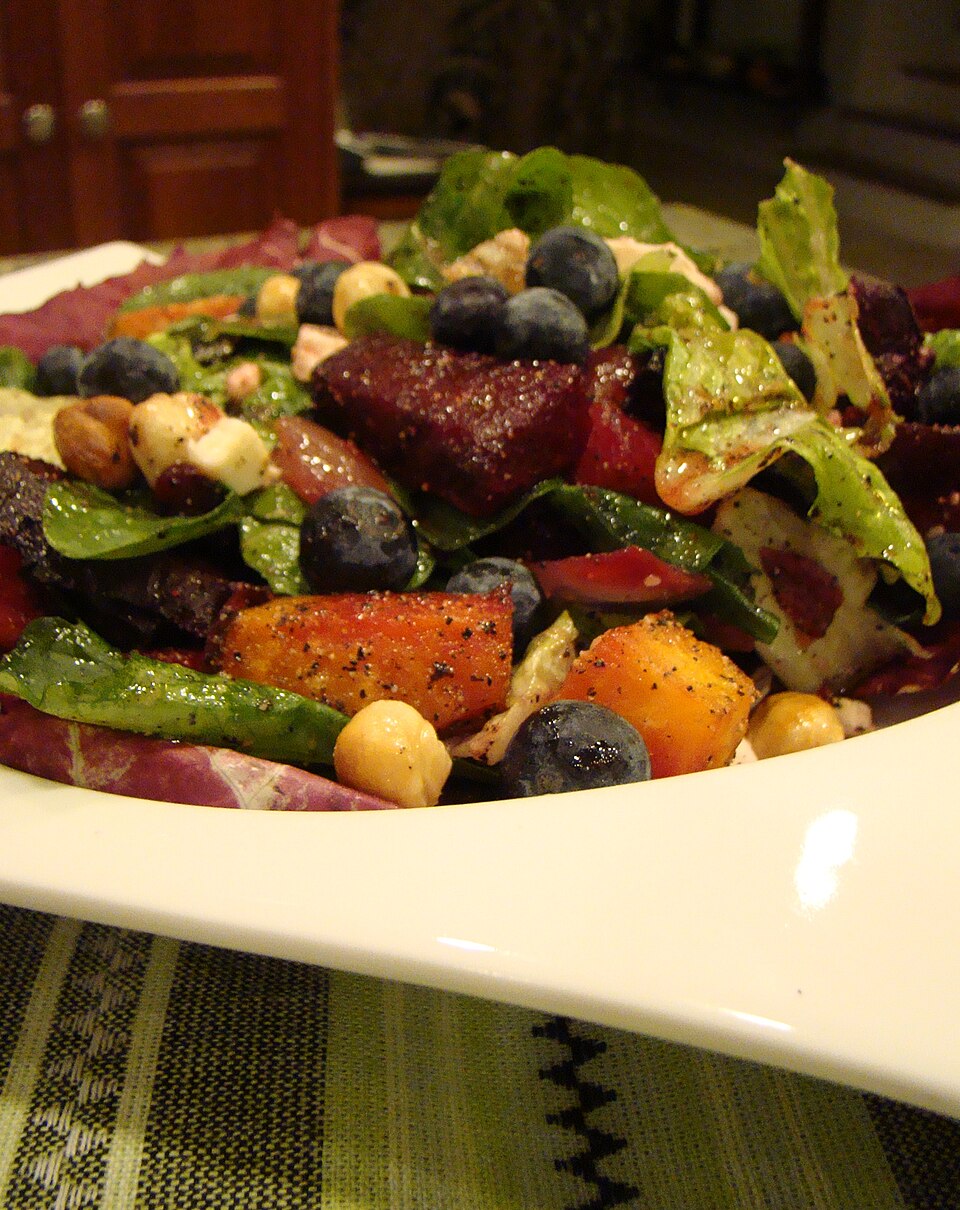 Salade de betteraves jaunes et noisettes