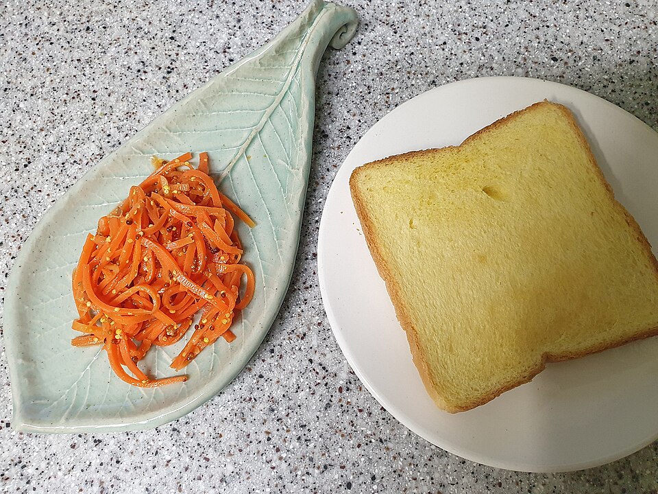 Salade de carottes râpées aux raisins secs