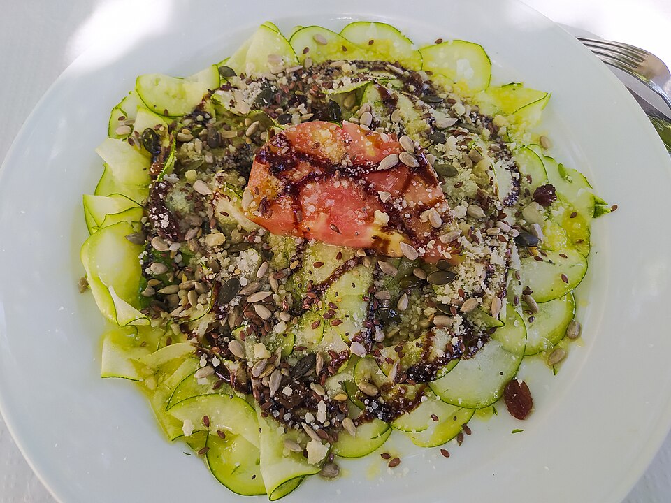 Salade de courgettes crues marinées