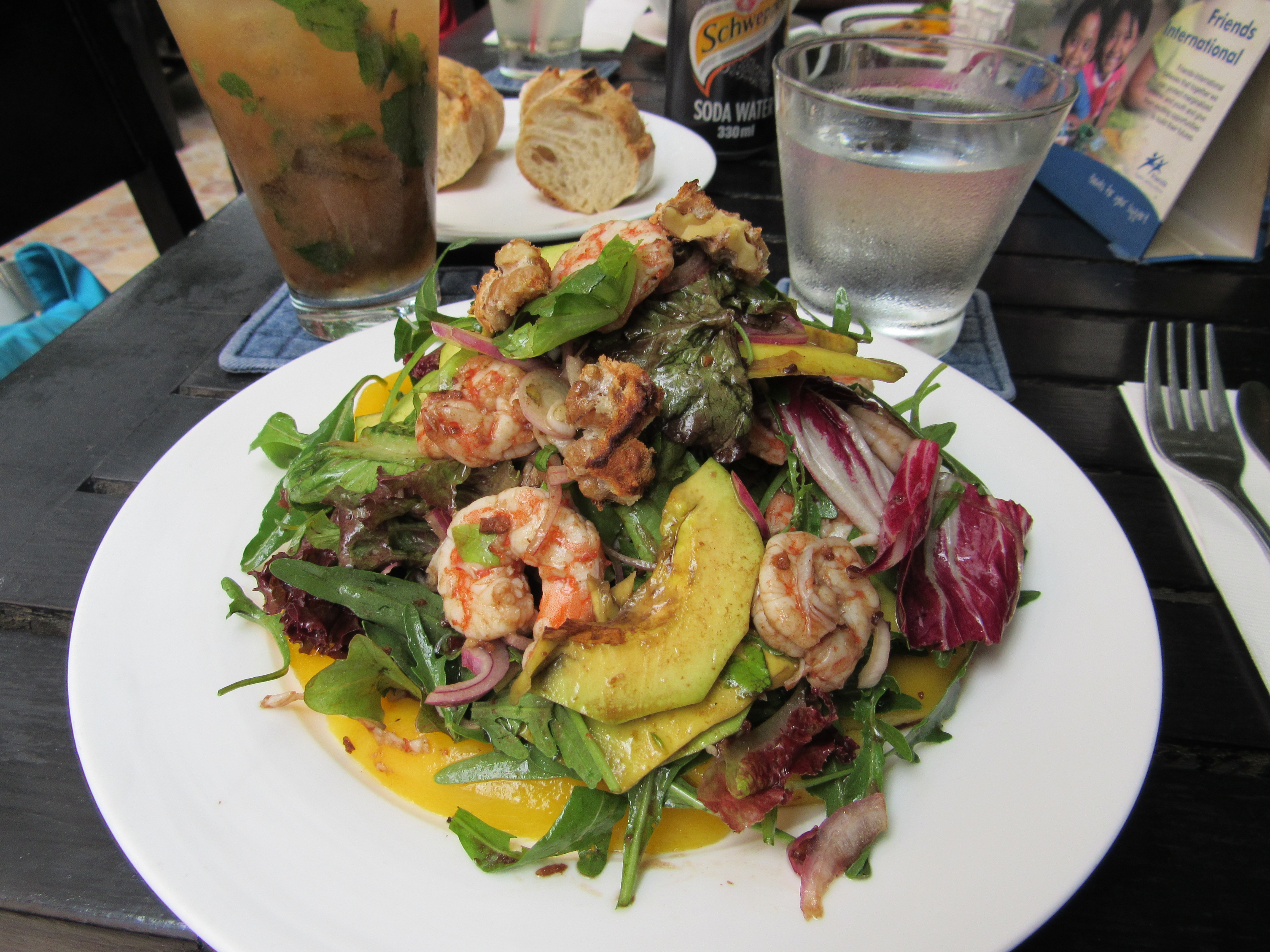 Salade de crevettes et avocat