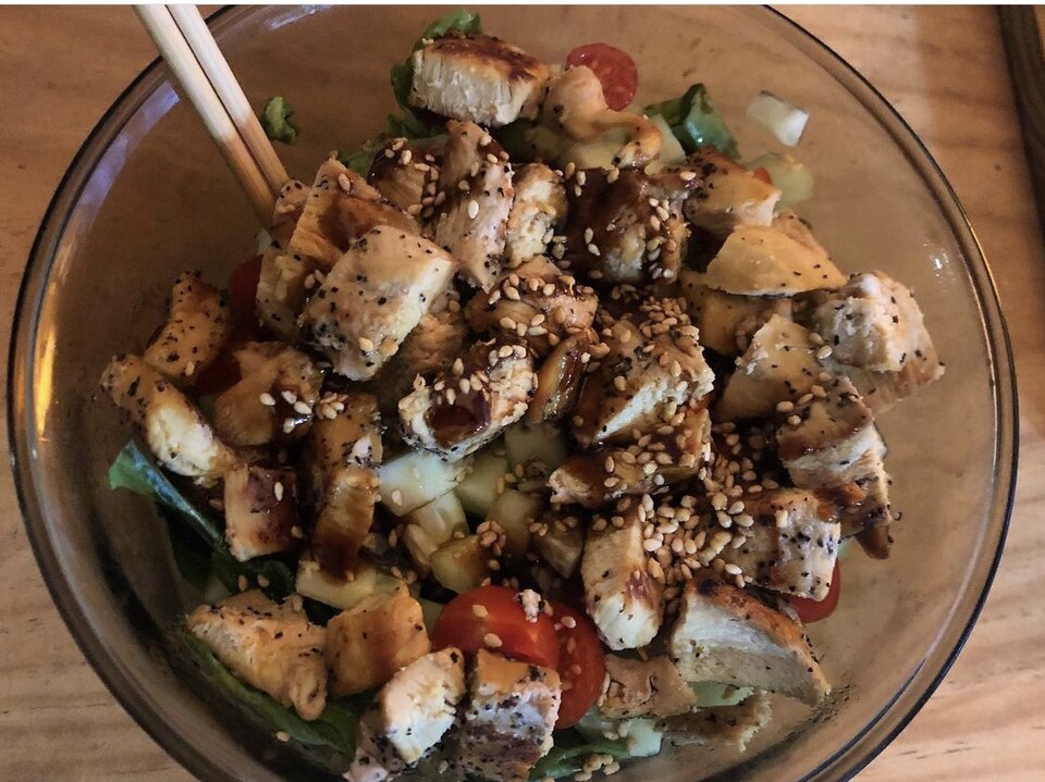 Salade de poulet croquant façon asiatique