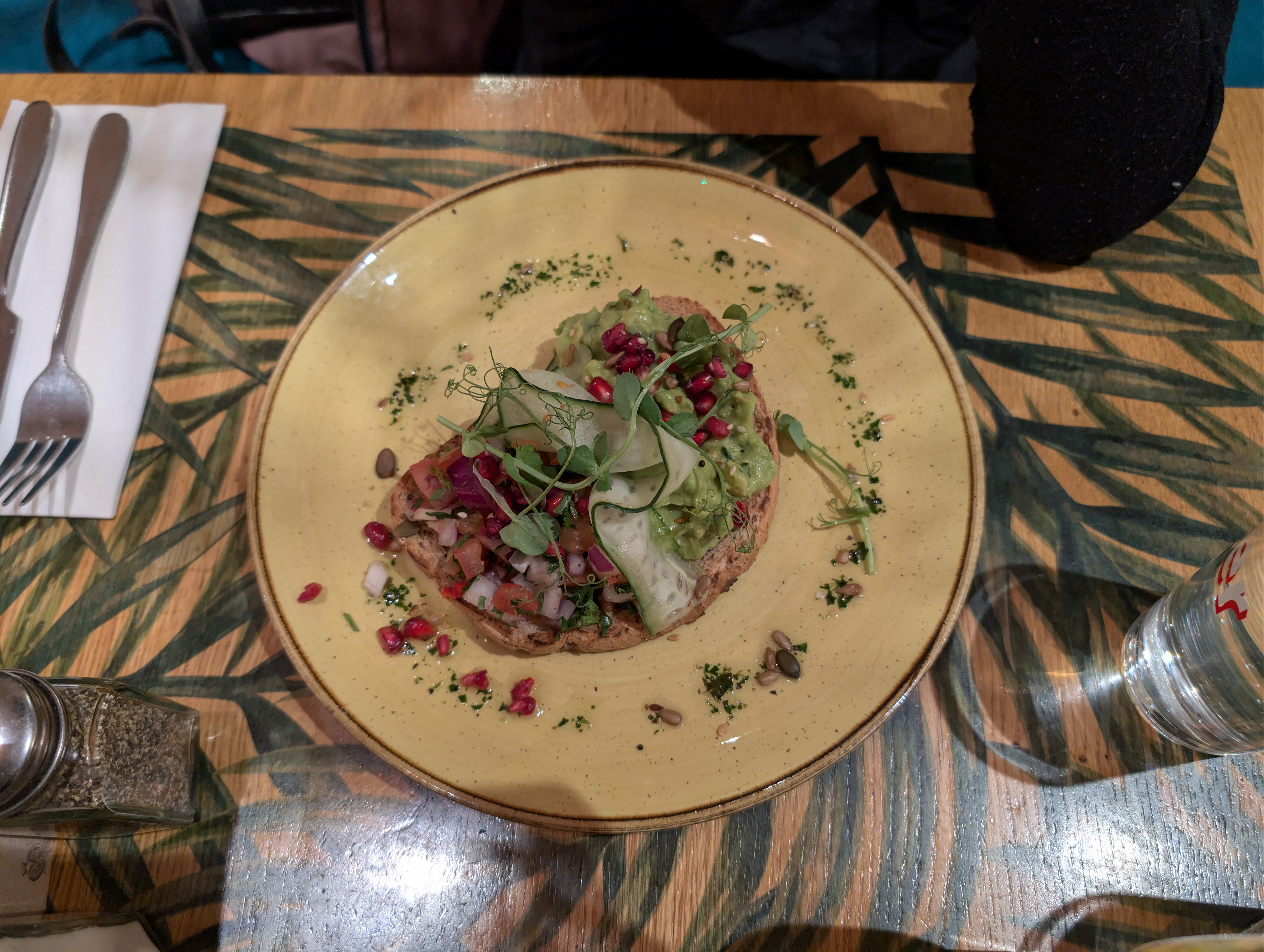 Toasts à l'avocat et graines