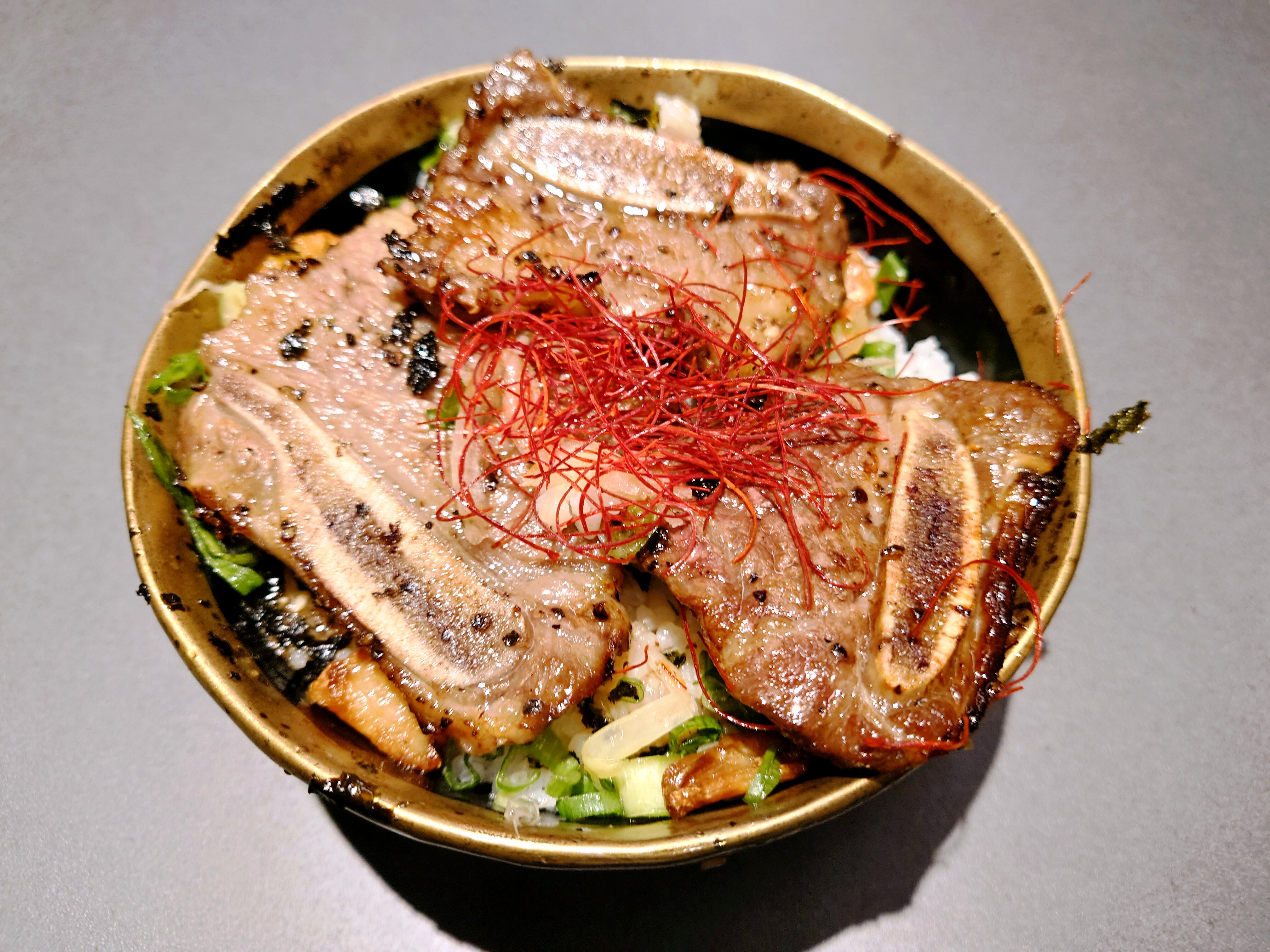 Travers de bœuf grillés